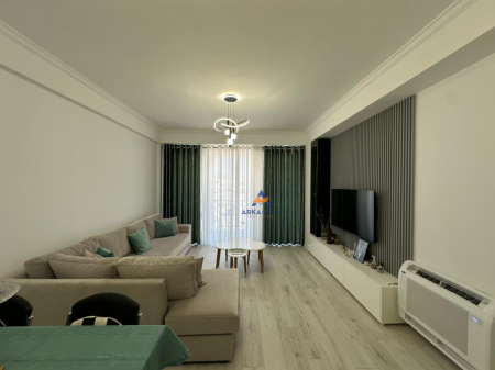 JEPET APARTAMENT 2+1+BALLKON+POST PARKIMI ME QERA TE "URBAN GATE,UNAZA E RE" 600 EURO