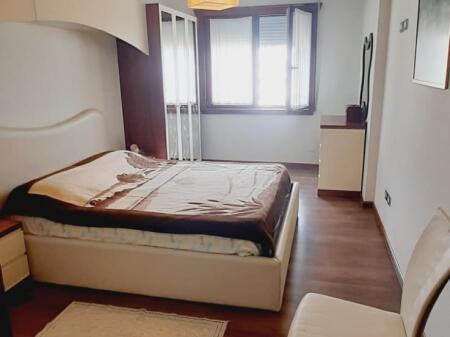 Shitet apartament 2+1 ne Astir pranë Fabrikes se Miellit!