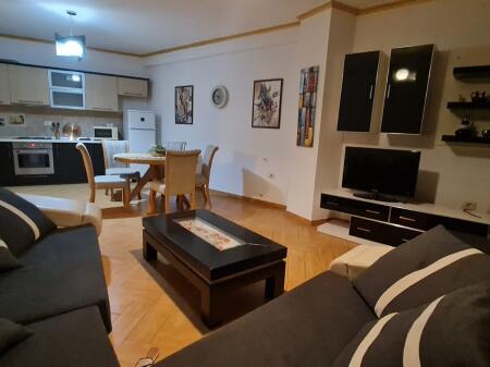 Jepet me qera apartament 2+1 në Don Bosko!