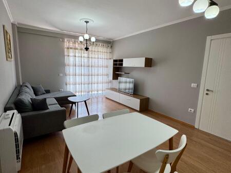 Jepet super apartment 1+1 me qera tek rr Kavajes , Xhamia