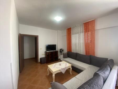 Affittasi appartamento 2+1 in via E Kavajes vicino a Globe