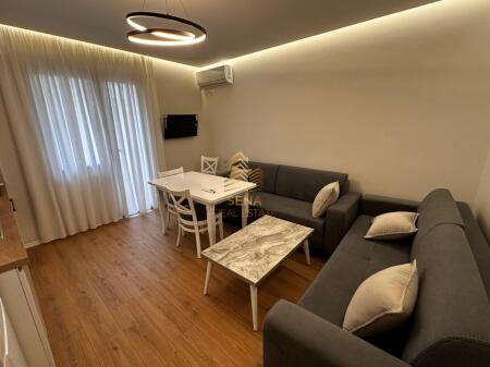 Qira, Apartament 1+1+blk, Pazari i Ri – Rruga Riza Cerova, 55,000 Lek/muaj
