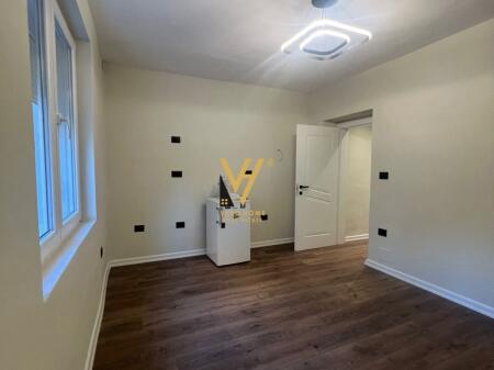 APPARTAMENTO 1+1 IN VENDITA AL MOZAIKU A TIRANA, 21 DHJETORI 105.000 EURO
