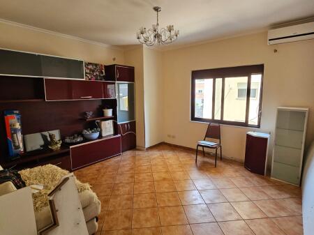 VENDESI APPARTAMENTO 2+1 VICINO AL QUARTIERE 5 DURRES
