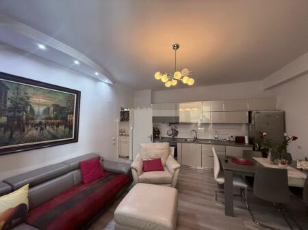 Apartament 1+1 me Qira pranë Ish Ekspozitës