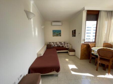 🏡 Shitet Apartament 2+1 me Verandë – Përballë Njësisë Bashkiake Nr.2, pranë Tregut Elektrik