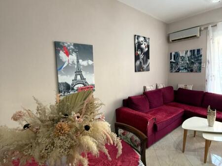 Jepet apartament 1+1 me qira tek Golden Park
