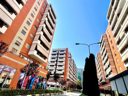 Commercial space for rent, at Delijorgji Complex .