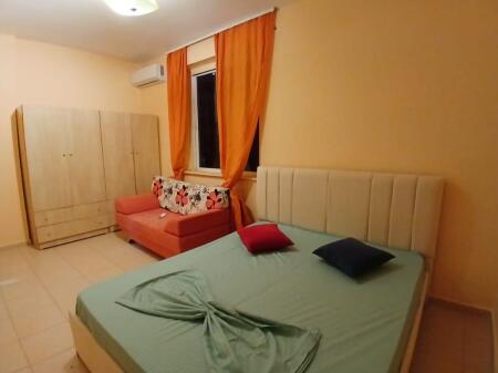 Jepet Me Qera Apartament 1+1+1 Ballkon