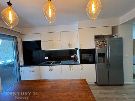 Bllok Jepet me qira apartament 2+1