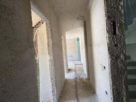 Ali Demi Shitet Apartament 2+1