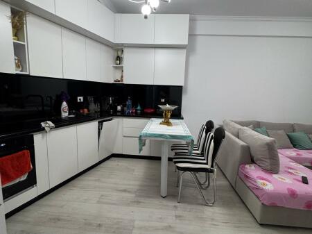 Jepet apartament 2+1 tek Urban Gate ne Astir