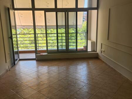 Apartment 2+1+2+parking for rent on Kavajes street, bar xhaki