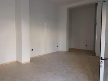 🏢 Shitet Njësi – Zona Astir, pranë Vila L 💰 Çmimi: 40,000 €