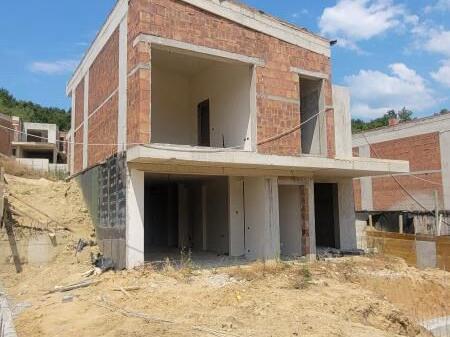 📣 Villa for Sale – 202 m² 🏡 📍 Mullet, Tirana•	💶 Price: 520000€