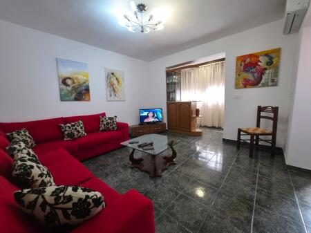 Jepet me qira apartament 1+1 ne rrugen Bardhyl