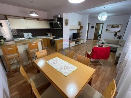 Apartament 2+1 per Qira Komuna e Parisit !