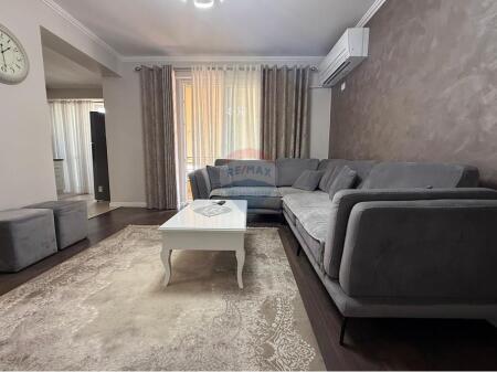 Apartament 2+1 per qira tek Selvia.