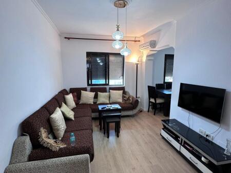 Shitet apartament 2+1 tek Rruga Bardhyl!