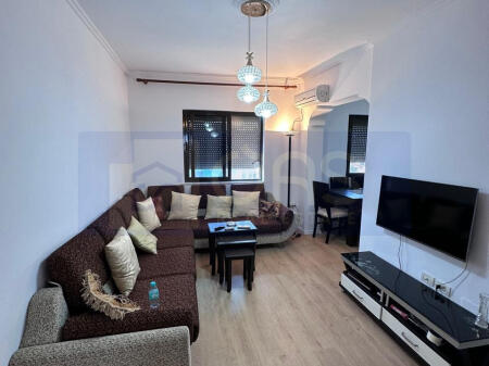 Shitet apartament 2+1 tek Rruga Bardhyl