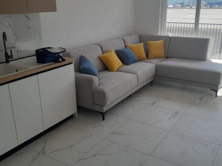 Jepet me qera apartament 2+1 te Univers City.