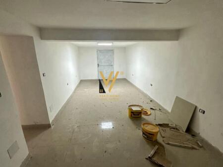 WAREHOUSE 55 M2 FOR RENT NEAR THE BALLET SCHOOL 450 EURO