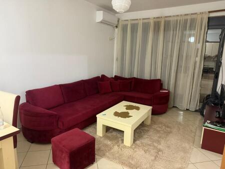 Apartament me qera 2+1