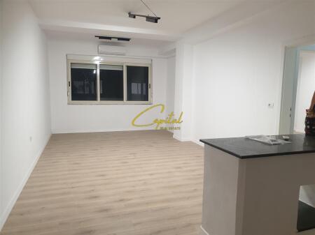 UFFICIO IN AFFITTO 76 M2 BLOK 900 EURO