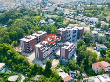 Okazion! Tek Rruga Elbasanit ,Tek Xheluks Construksion Shitet Apartament 2+1+2 Me Planimetri Te Rregullt Gati Per Banim !!!