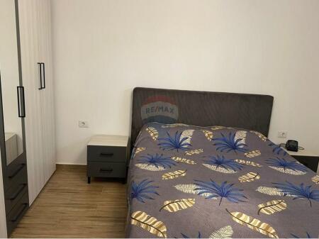 *Apartament 1+1 me Qira-Rruga e Barrikadave*