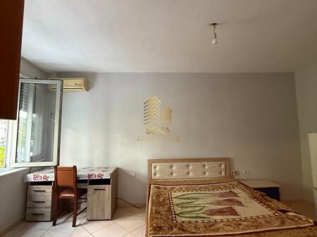 Qira, Garsoniere, Pazari i Ri, 300 Euro/muaj