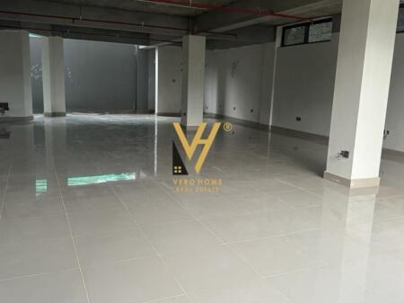 JEPET DYQAN 150 M2 ME QIRA TE STACIONI I TRENIT 2.300 EURO