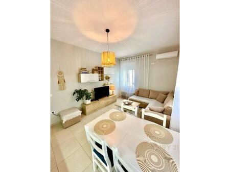 SHITET APARTAMENT 1+1 NE QERRET 50 M LARG PLAZHIT !!!