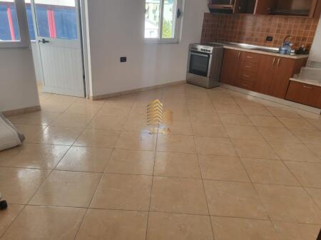 Qira, Apartament 1+1+Blk, Vetem me Kuzhine, 5 Maji, 350 Euro/Muaj i Diskutueshem