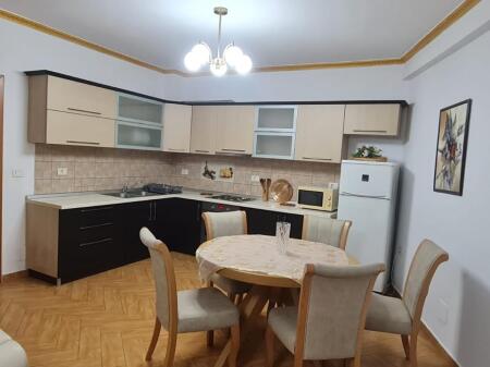 Jepet me qera apartament 2+1 në Don Bosko!