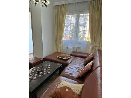 🏡 Apartament 1+1 me Qira – Blloku i Ambasadave, Tiranë
