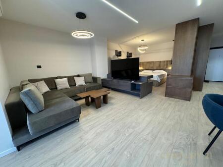 🏙️ Studio Apartment for Rent – Beginning of the New Bazaar, Near the Center