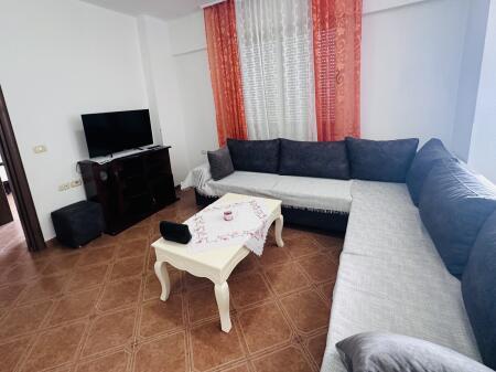 Affittasi Appartamento 2+1+1 con Balcone