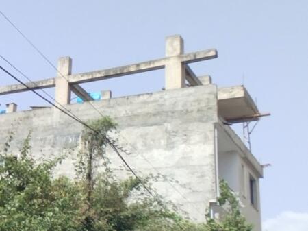 For rent building 3 floors 200 meters floor  600 meters 3300 eu