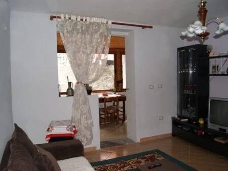 VENDESI APPARTAMENTO 2+1 SELVIA 130.000 EURO
