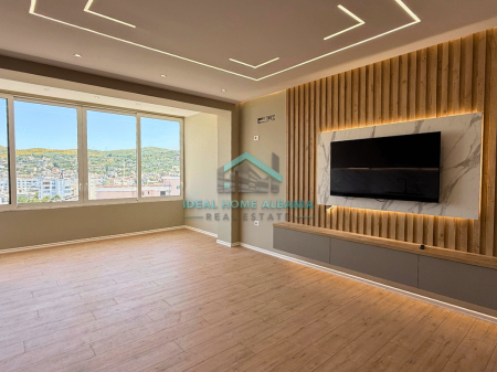 Shkolla “Halim Xhelo”, Vlore- Shitet apartament 2+1+2-E investuar