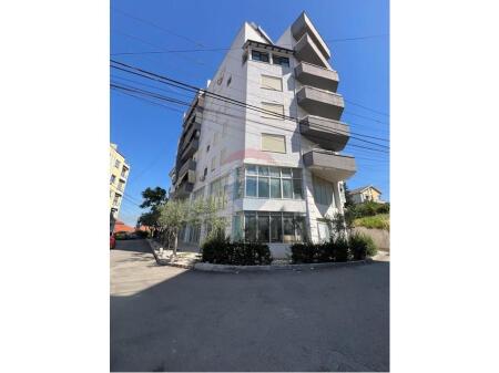 Apartament 3+1+2 Ne Shitje tek Fresku !