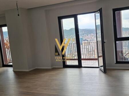 JEPET ZYRE 160 M2 ME QERA TE GARDEN BUILDING, RR.KAVAJES 2.400 EURO