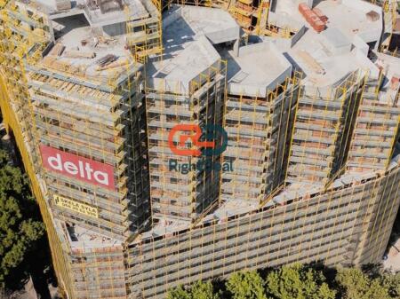 Nel Complesso "Colonnade", Vicino a Zogu i Zi, Appartamento 1+1 Con Veranda in Vendita !