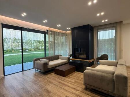 📣 Villa Individuale IN AFFITTO 🏡 📍 TEG, Tirana – zona elite e tranquilla💰 Prezzo:4500 Euro