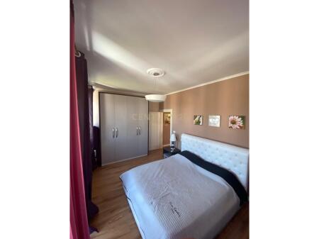 Jepet me qira apartament 2+1 – Liqeni i Thatë, pranë “Radisson”