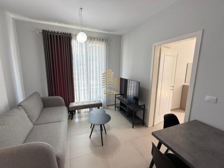 Qira, Apartament 1+1+blk, Kinostudio, 400 ALL/muaj