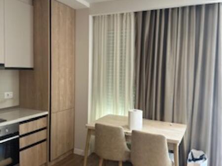 Garsoniere me qera te liqeni thate/500€ e sapo mobiluar