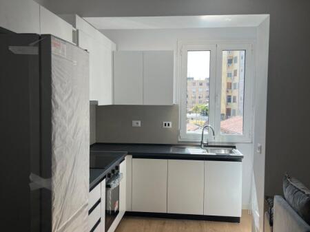 APARTAMENT ME QERA 2+1 BULEVARDI ZOGU I PARE 950 EURO
