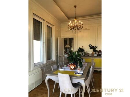 ROLLING HILLS 1 – 3-Storey Villa with Pool for Rent!